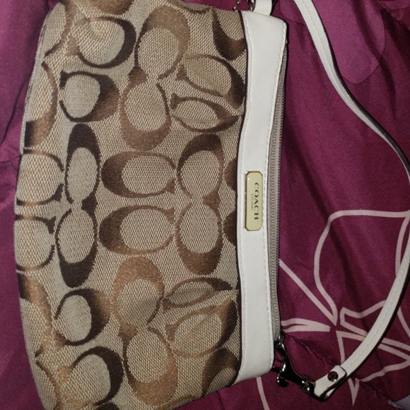 ⏳coach wristlet gently used 🎯 - Picture 2 of 6